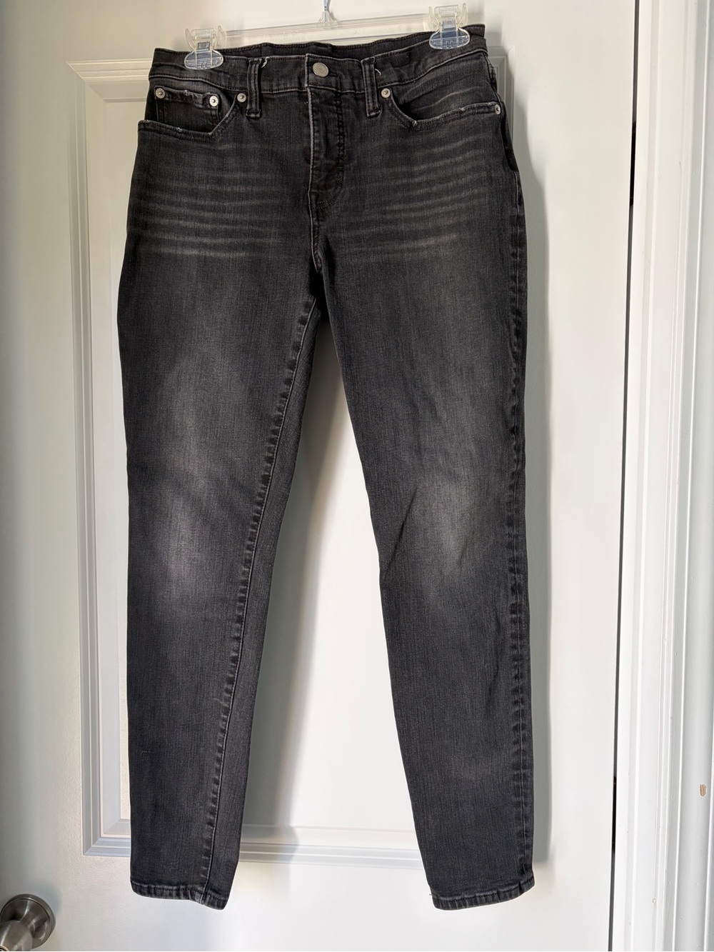 Women's High-Rise Black Wash Slim Fit Jeans